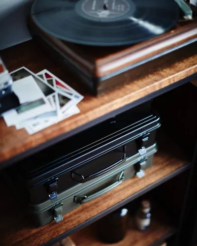 cassetta in acciaio per arnesi e oggetti