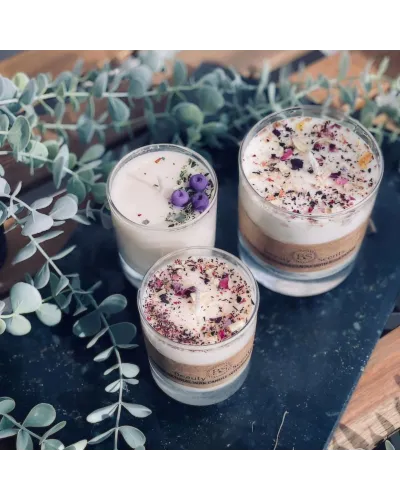 candela artigianale fatta a mano in contenitore di vetro