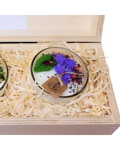 set da regalo di candele artigianali in cera di soia con profumazioni delicate, lilla