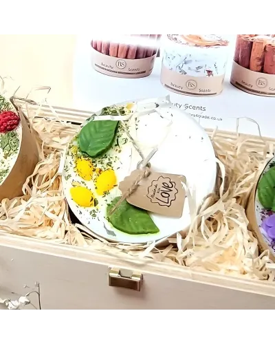 gift set of eco-friendly handcrafted candles in soy wax