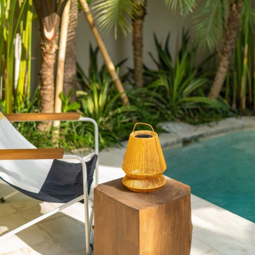 paralume in plastica riciclata fatto a mano