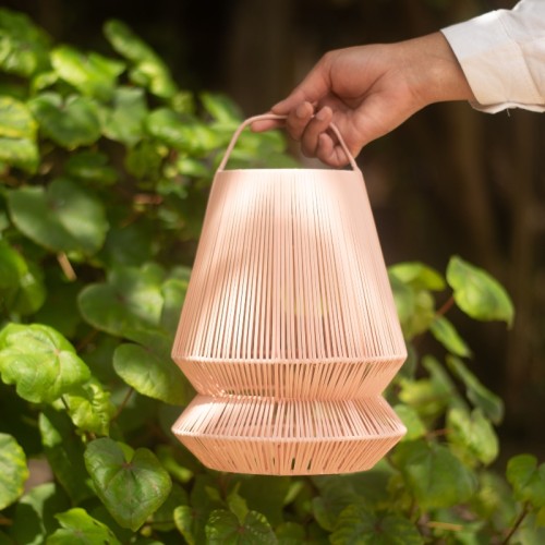 paralume in plastica riciclata fatto a mano