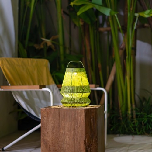 paralume in plastica riciclata fatto a mano