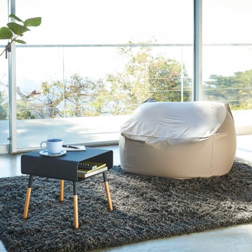 tavolino basso di design, compatto ed elegante