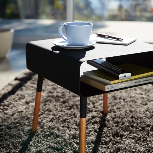 tavolino basso di design, compatto ed elegante