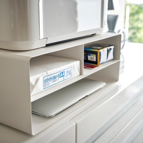 supporto per stampanti Yamazaki con una struttura solida e un’estetica minimalista