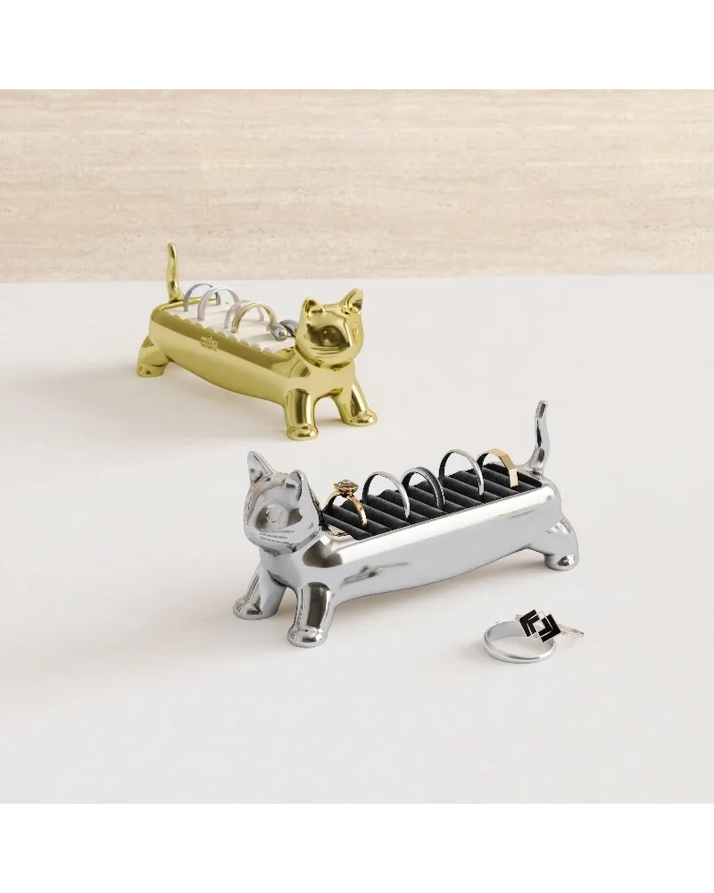 Adorable cat-shaped ring holder, perfect as a gift