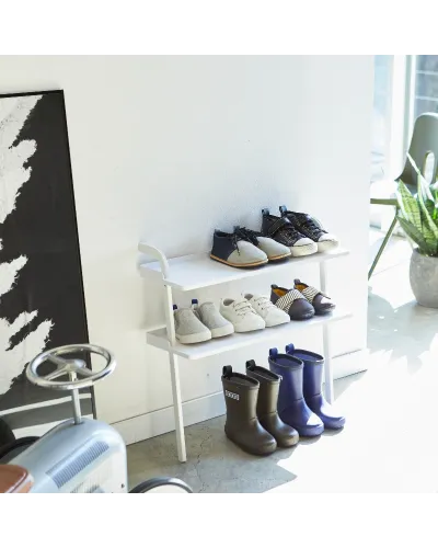scarpiera Yamazaki compatta e funzionale per le scarpe dei bambini