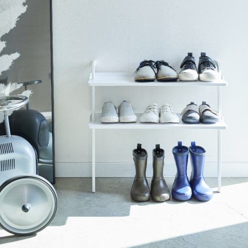 scarpiera Yamazaki compatta e funzionale per le scarpe dei bambini