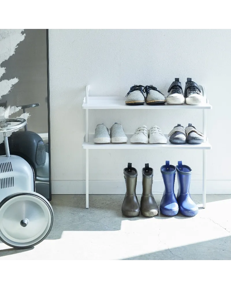 scarpiera Yamazaki compatta e funzionale per le scarpe dei bambini