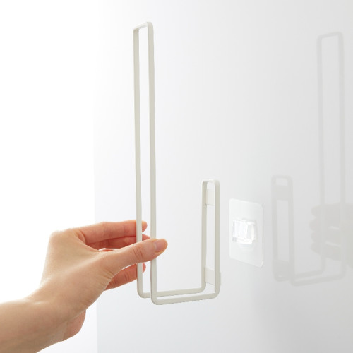 Yamazaki Home Portarotolo da Parete Adesivo Salvaspazio Senza Trapano