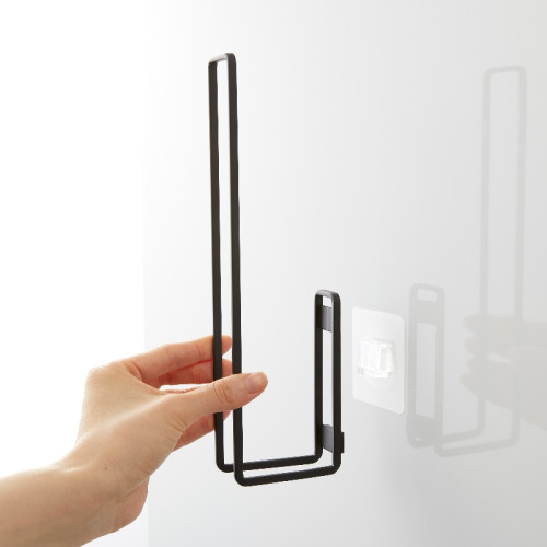 Yamazaki Home Portarotolo da Parete Adesivo Salvaspazio Senza Trapano