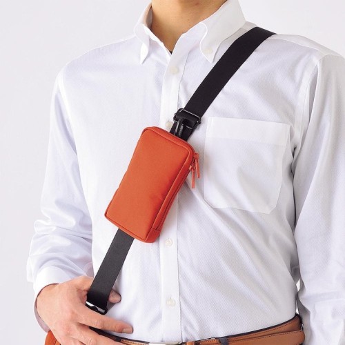 Adjustable shoulder belt with metal hook for pc bags