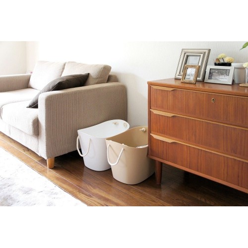 Practical and resistant storage basket