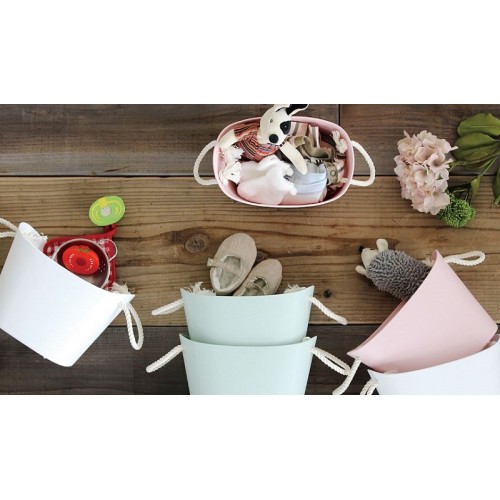 Practical and resistant storage basket