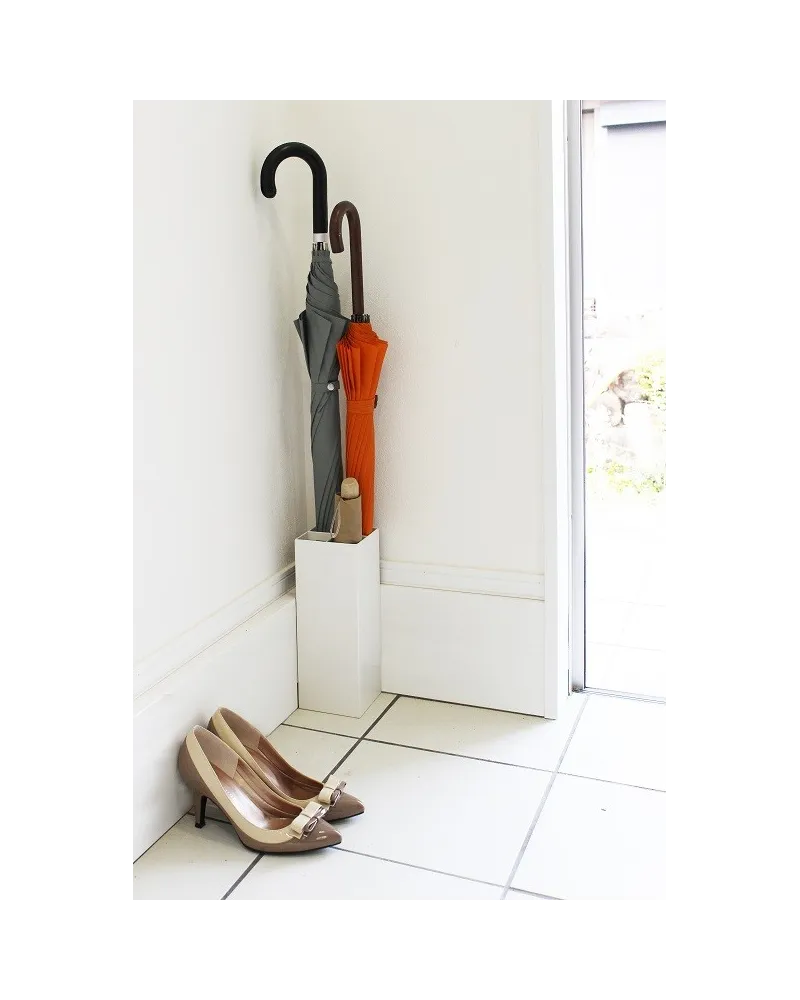 portaombrelli in acciaio salvaspazio