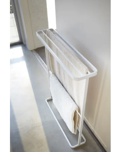 Space-saving towel holder