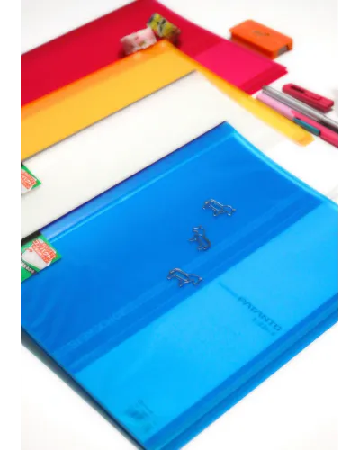 Heavy duty A4 display book with 40 transparent pockets