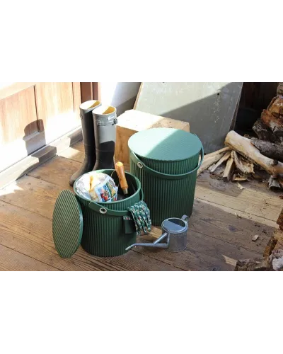 Stackable storage box with lid