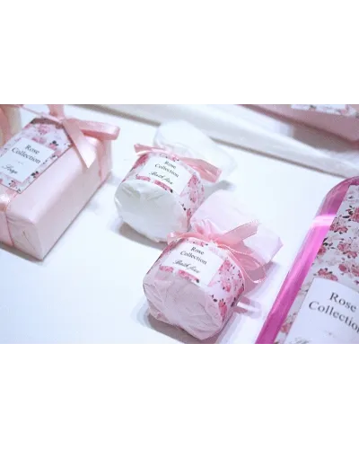 bomba da bagno rilassante alla fragranza di rosa