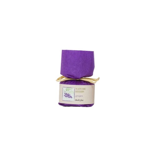 Bath gift set with natural moisturizing ingredients with grape scent