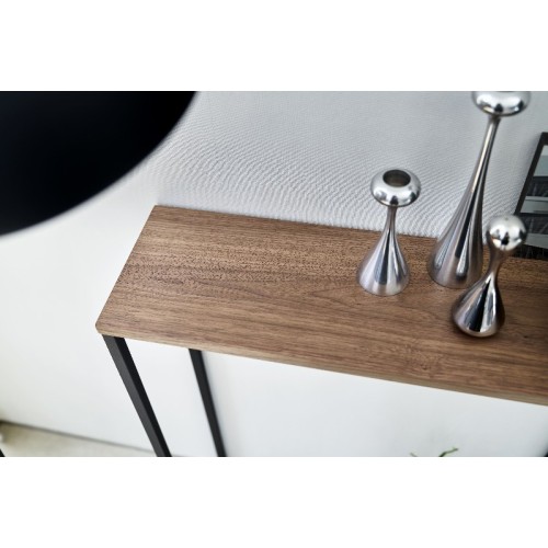 Tavolo consolle con finiture in legno elegante