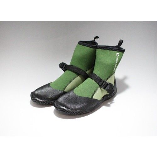 Stivali con parte superiore elastica e impermeabile, suole in gomma dalla presa eccezionale