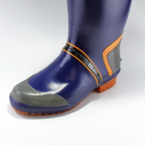 Waterproof rubber boots for gardening and agriculture with reinforcement in the front