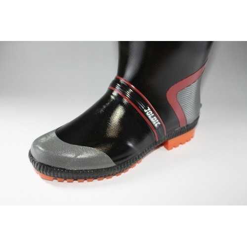 Waterproof rubber boots for gardening and agriculture with reinforcement in the front