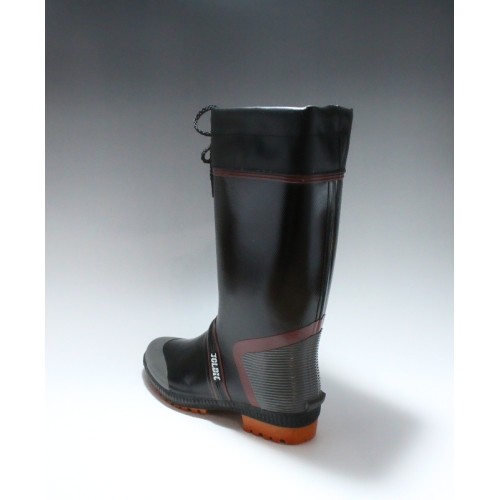 Comfortable and durable waterproof boots entirely made of rubber