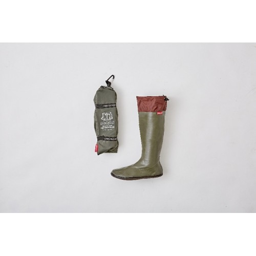 Lightweight, ventilated waterproof rubber boots with elastic sole for excellent grip