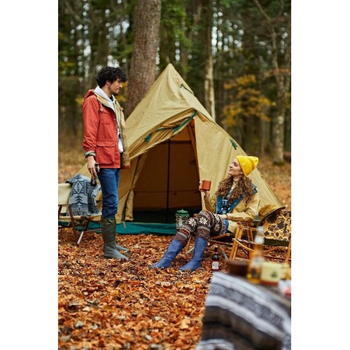 perfect for use in all kinds of outdoor settings, including campgrounds, fishing trips, and open-air festivals.