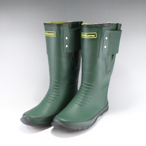 Waterproof boots with adjustable opening