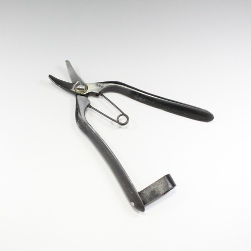 Double-edged curved blade scissors for fruit and vegetable harvesting