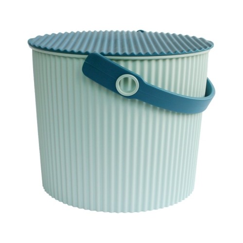 Stackable bucket that can be used as a container with a lid