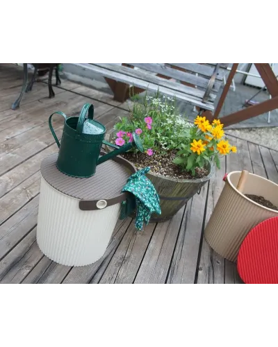 Portaoggetti multiuso: secchio, tavolino, sgabello, scaletta