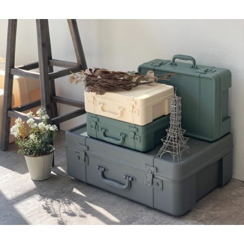 Stackable containers in 4 sizes. These storage trunks make your interior more elegant with their antique and vintage design