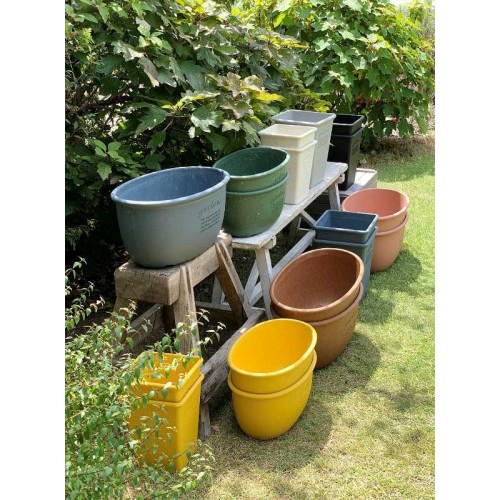 Round pot planter for indoor and outdoor garden
