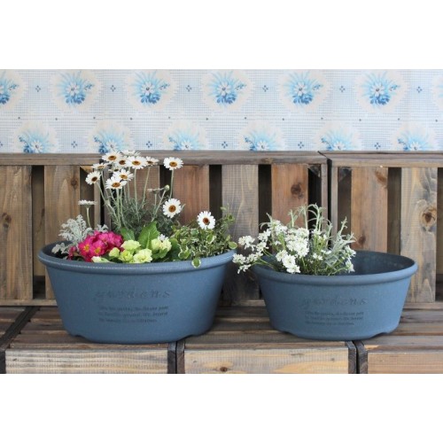 plastic planter pot for plants and flowers