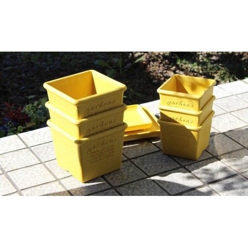sturdy square planters flower pots made of high quality plastic to last a long time and therefore environmentally friendly