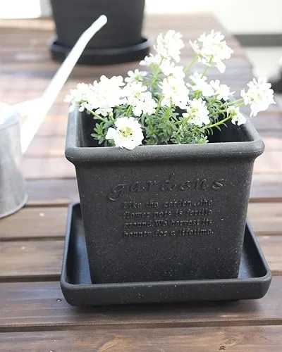 sottovaso forma quadrata o rettangolare in plastica per vasi giardino