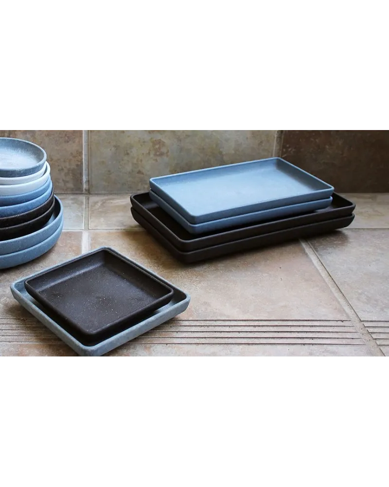 square or rectangular saucer in ecological plastic and wood shavings or recycled paper