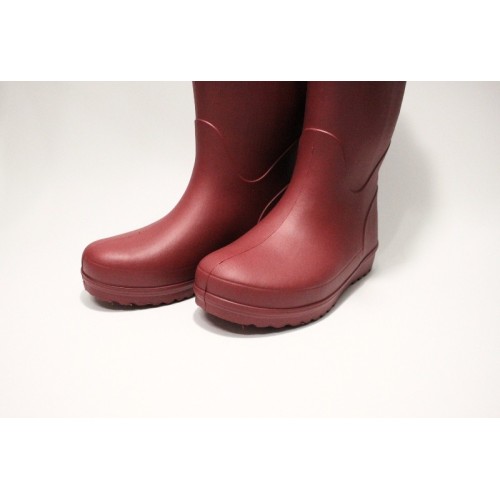 EVA rubber is not affected by outside air temperature - these waterproof boots retain heat even in winter