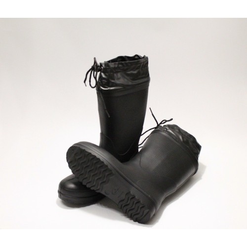 Fully waterproof boots with non-slip sole