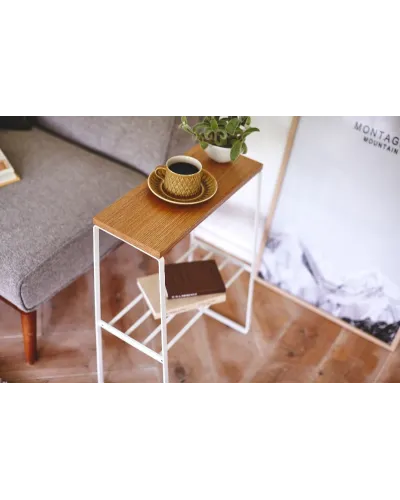 tavolino di design con piano in legno