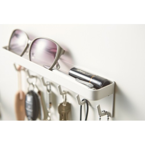 magnetic wall key holder with space-saving tray