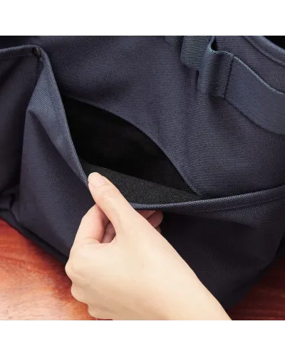 Borsa per attrezzi e PC leggera ma di grande capacità, comoda e con base rigida