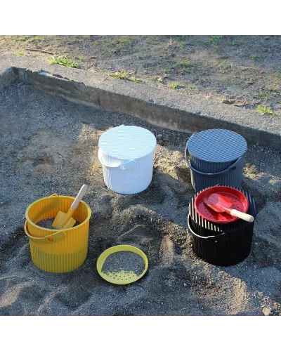 Stackable bucket that can be used as a container with a lid