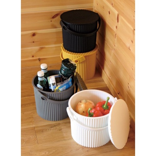 Stackable storage box with lid