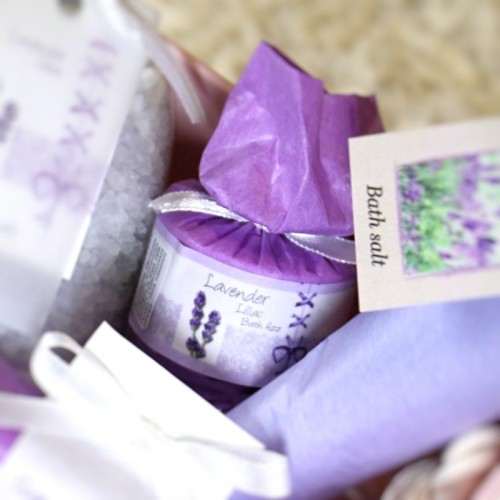 Bath gift set: handcrafted cosmetics with natural moisturizing ingredients